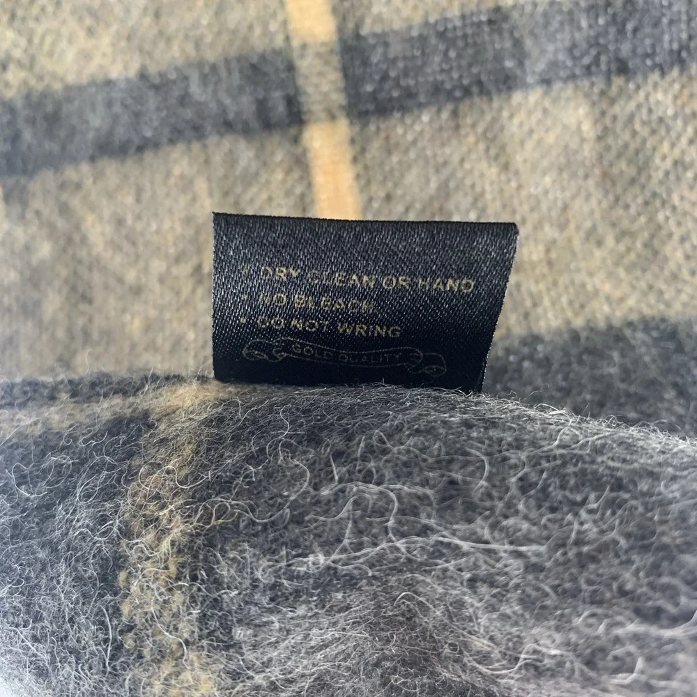 Alpaca Scarf Made In Peru 100% Alpaca Plaid Gray Yellow Excellent Condition